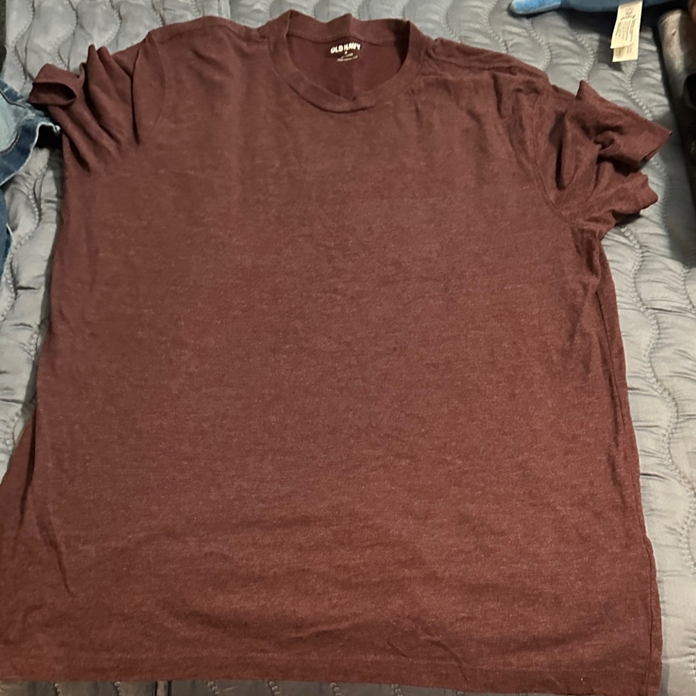 Old Navy Men's Maroon Short Sleeve Tee